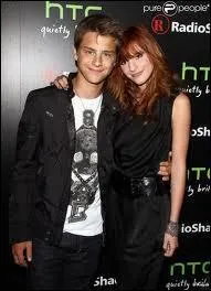 Qui est avec Bella ?