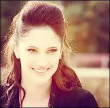 Quelle actrice a sorti un album qui s'intitule  Universo  ?