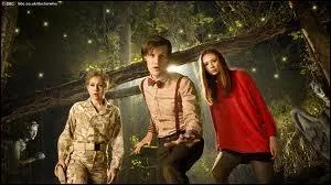 Un personnage dont j'ai mis la photo a un lien du sang avec la compagne.