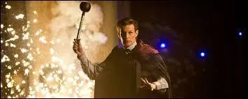 Et, en mme temps, quelque chose explose.