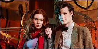 Mais le docteur arrive plus tard que prvu pour qu'elle voyage avec lui.