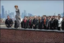 Tombe-t-elle vraiment dans le vide ?