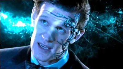 Lorsqu'il est contrôlé par un cyberman, il faut lui donner une baffe pour lui faire reprendre le contrôle de son corps.