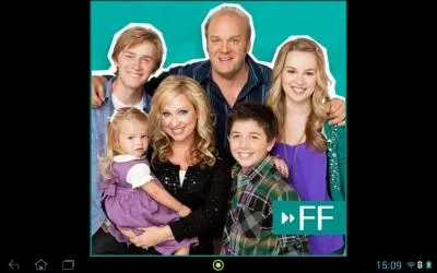 Quel est le nom de l'actrice qui joue le rle de Teddy dans  Bonne Chance Charlie  ?