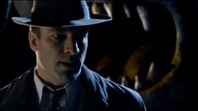 Épisode 5. "Les Anges prennent Manhattan". Comment s'appelle le détective que les Anges prennent au début de l'épisode ?