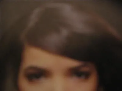 A qui sont ces yeux ?