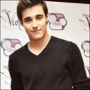 Quel est le prénom du petit ami de Violetta dans la série ?