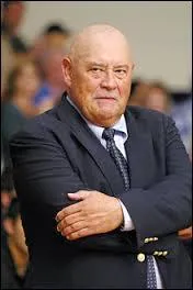 Comment s'appelle le coach ?