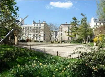 Allons dans le square Emile Gallé, dans Paris 11e. Vous y trouverez une construction qui est la 7e plus grande en Europe. Saurez-vous trouver cette construction qui caractérise ce square ?