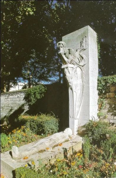 Mais où est donc Baudelaire ? Soyons plus précis Mais où est donc inhumé le poète Charles Baudelaire ? Le savez-vous ?