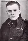 Célèbre aviateur français de la Seconde Guerre mondiale, je suis engagé dans la "Force aérienne britannique", j'écris de nombreux livres. Qui suis-je ?