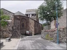 Nous nous promenons dans les rues de la commune Altiligérienne de Saint-Christophe-sur-Dolaison. D'après-vous, nous nous situons en région ...