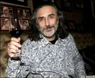 Pour finir par le début, comme l'histoire de Benjamin Button, où est né Igor Karkaroff et quelle est sa nationalité ?