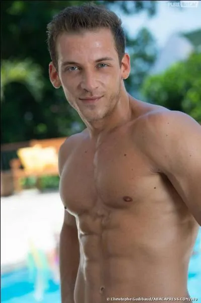 A qui appartient ce beau regard ?