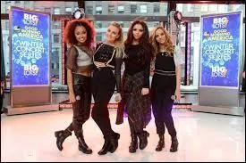 Laquelle des 3 proposées a 2 grandes surs, Sarah et Sian-Louise ?