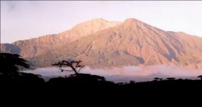 C'est le deuxième plus haut sommet de Tanzanie (4 652 m)