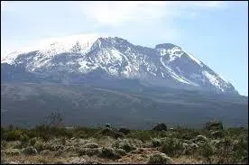 C'est la montagne la plus haute d'Afrique (5 895 m).