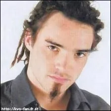 Dans le groupe, il ...