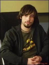 Dans le groupe, il ...