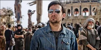 Quel film du réalisateur hispano-chilien Alejandro Amennàbar, étonne favorablement la critique en 2009 ?