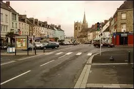 Nous traversons la commune Manchote de La Haye-du-Puits. Nous sommes en région ...