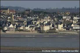 Voici une vue de Saint-Pair-sur-Mer. Située dans la Baie du Mont-Saint-Michel, elle se trouve dans le département ...