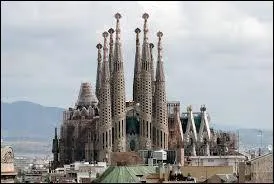 Et cette magnifique cathédrale, la Sagrada Familia ?