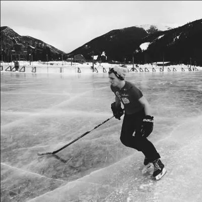 Quel sport pratique-t-il depuis 3 ans ?