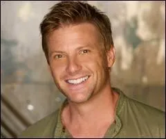 Qui est l'acteur qui joue Tom Scavo ?