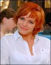 Comment s'appelle-t-elle et qui est son frère ?