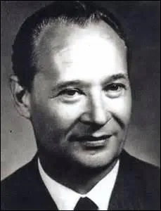 Novembre : Alexander Dubček voulait un ''socialisme à visage humain'' mais cela n'a pas trop plu à Moscou et les troupes soviétiques ont mis fin au mouvement qu'il avait initié...