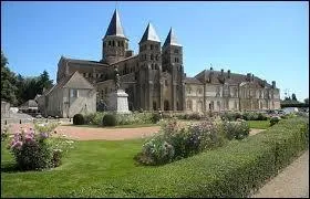 Voici la commune de Paray-le-Monial, elle se situe dans le ...
