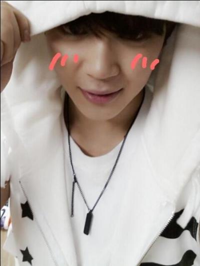 De quoi est-il en charge dans le groupe ?