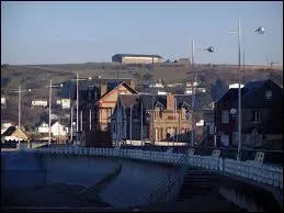 Surnommé la Perle du Pays de Caux, le village Seinomarin de Veulettes-sur-Mer se situe en région ...