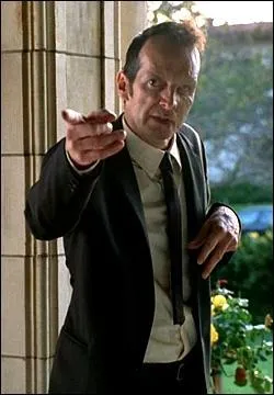 Comment se nomme celui qui fut l'amant de Madame Langdon (Jessica Lange) ?