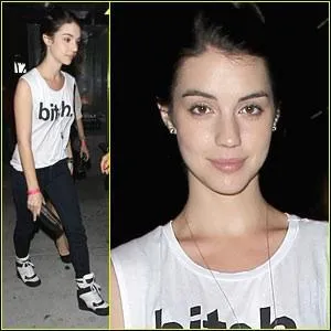 Comment s'appelle la sur de Derek ?