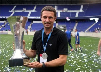 Quel poste occupait Rémi Garde au sein de l'O.L. avant d'être nommé entraîneur de Lyon en 2011 ?