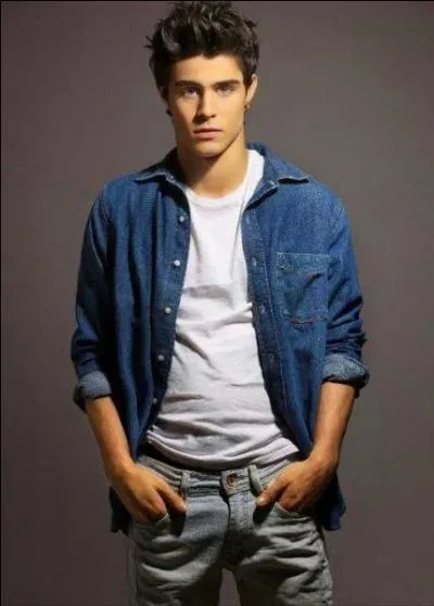 Qui Pablo Epinosa interprète-t-il ?