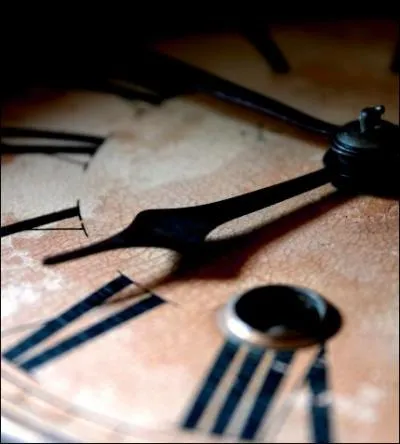 Continuons avec trois citations spécifiques au film. Attribuez le passage au bon personnage. « Le temps est une chose mystérieuse, puissante ; et quand on y touche, dangereuse. »