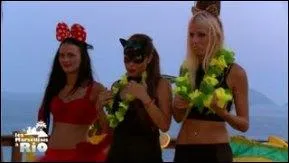 Dans quelle équipe étaient les trois filles ci-dessous ?