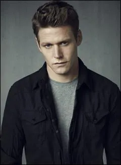 Matt est le meilleur ami d'enfance de...