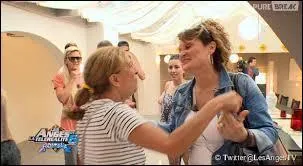 Qui sont les deux femmes de maison ?