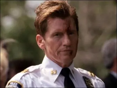 Qu'avait promis Peter à George Stacy, le père de Gwen ?