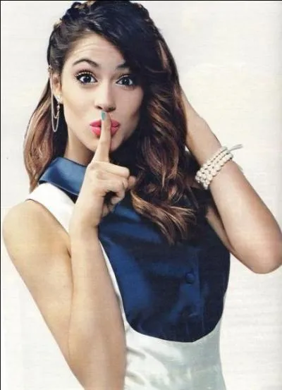 Comment s'appelle le petit ami de Martina Stoessel (mai 2014) ?