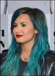 Quel mois et quel jour est-elle née ?