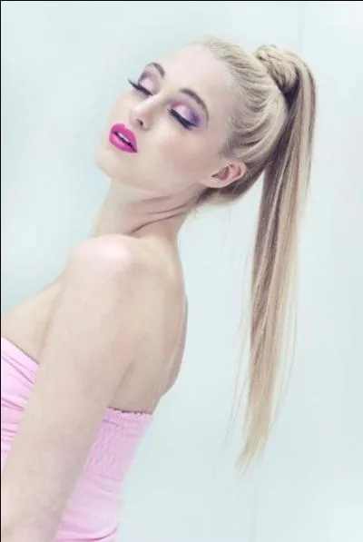 Mercedes est-elle blonde au naturel ?