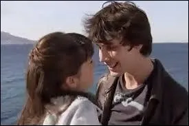 À qui Élise demande-t-elle de l'aide pour se venger de Jonas ?