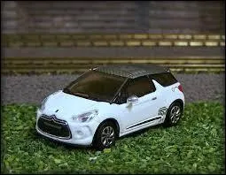 Quelle est cette petite voiture ?