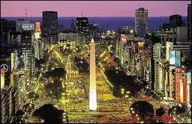 Comment s'appelle la ville où Violetta habite ?