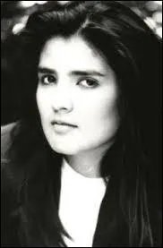 C'est en 1988 que cette chanteuse connaît un succès international avec la chanson "Twist in My Sobriety".